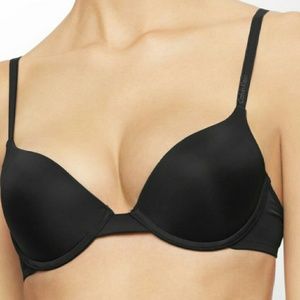 🛑 SOLD 🛑     Calvin Klein Push Up Underwire 34B Bra